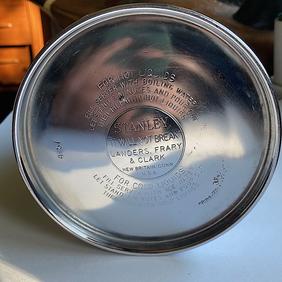 Vintage Stanley insulated pitcher - Picture 3 of 7